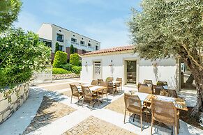 Antmare Hotel