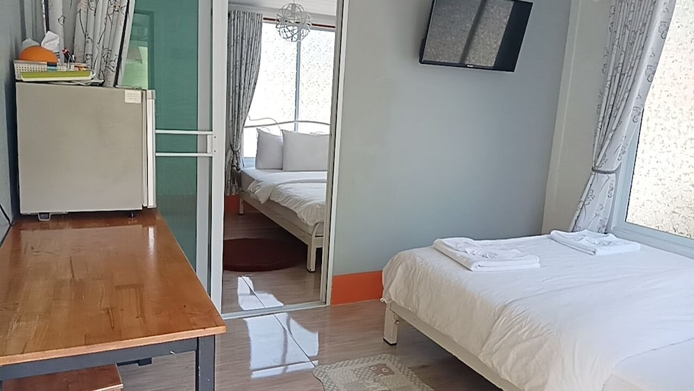 Rim Nam Lomyen Resort