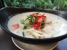 Ruean Thai Nai Bang by Pansak Resort