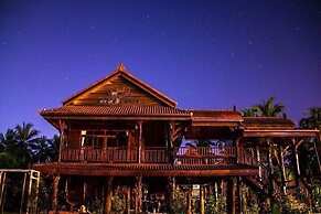 Ruean Thai Nai Bang by Pansak Resort