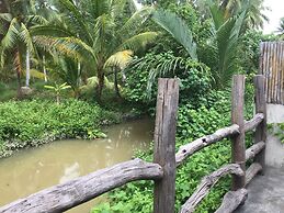 Ruean Thai Nai Bang by Pansak Resort