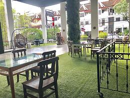 Town In Town Garden Resort