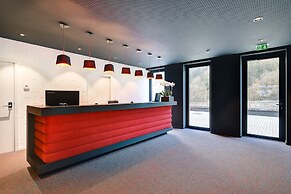 R hotel experiences