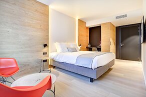 R hotel experiences