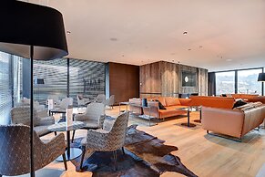 R hotel experiences