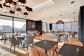 R hotel experiences