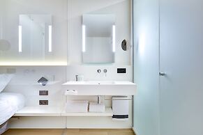 R hotel experiences
