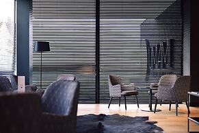 R hotel experiences