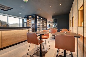 R hotel experiences