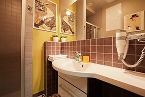Mogol Apartments