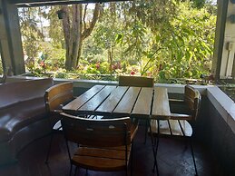 Log Cabin Hotel-Baguio