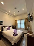 Log Cabin Hotel-Baguio