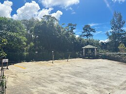Log Cabin Hotel-Baguio