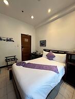 Log Cabin Hotel-Baguio