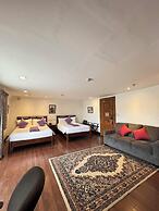 Log Cabin Hotel-Baguio