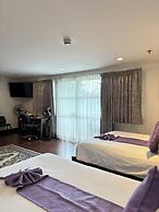 Log Cabin Hotel-Baguio