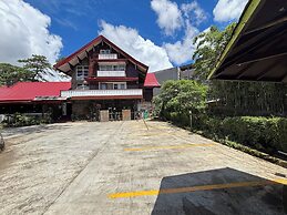 Log Cabin Hotel-Baguio