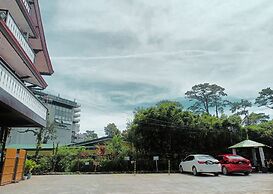 Log Cabin Hotel-Baguio