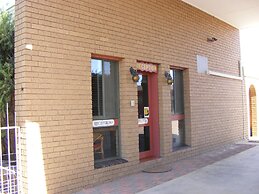 Eaglehawk Motel