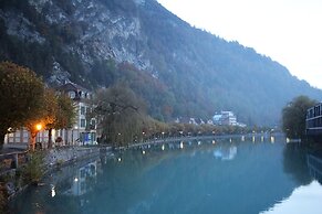 The Aarburg Hotel & Café