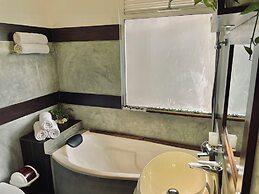 8 Plus Motels