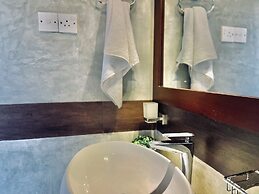 8 Plus Motels