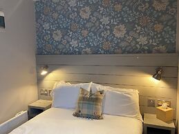 West Port Hotel