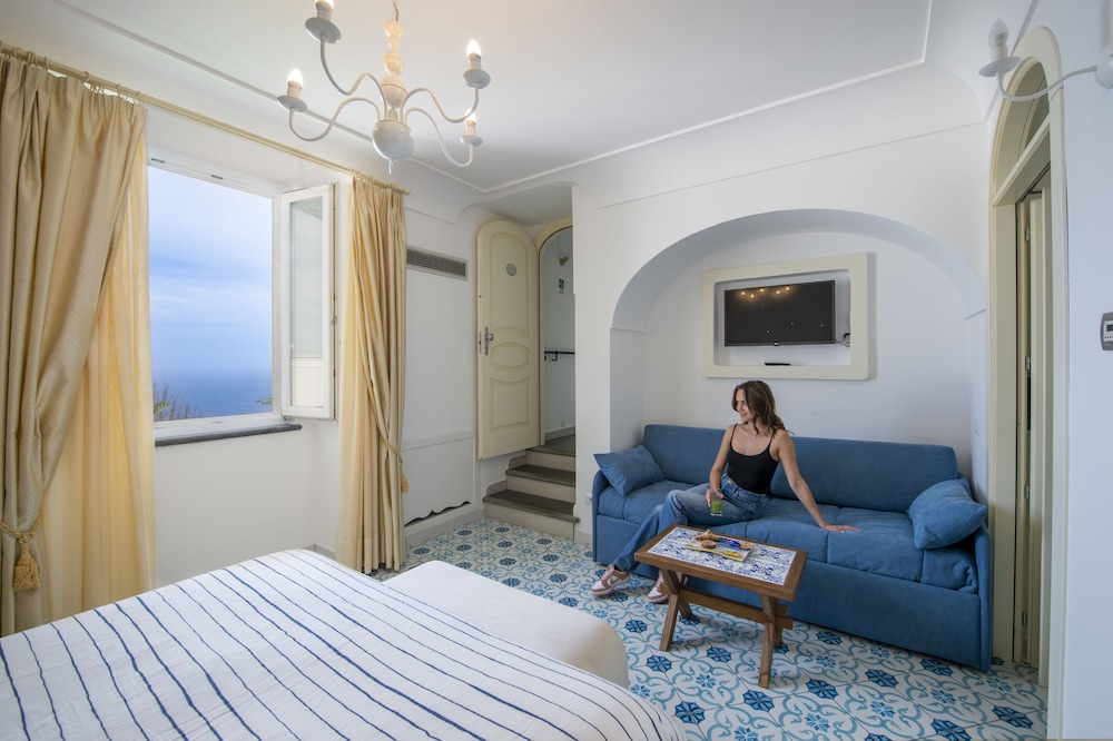 Albadamare Boutique Hotel