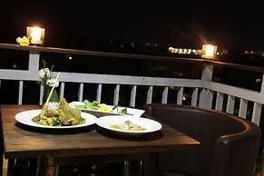 Anshel Hotel