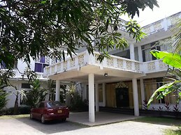 Lagoon Waves Hotel