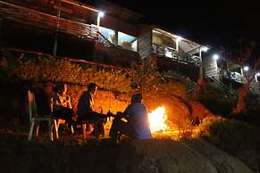 Lake Bunyonyi Rock Resort