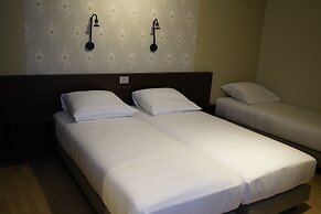Hotel Corner House