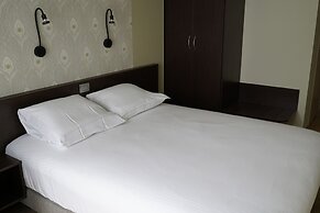 Hotel Corner House