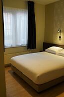 Hotel Corner House