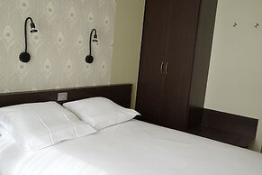 Hotel Corner House