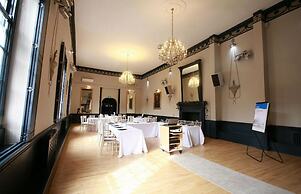 Crown Hotel
