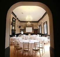 Crown Hotel