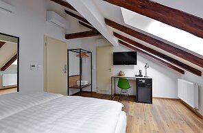 Hotel Garden Court