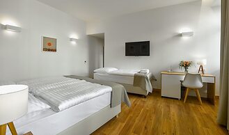 Hotel Garden Court