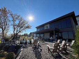 Hotel du Lac Champlain, an Ascend Collection Hotel
