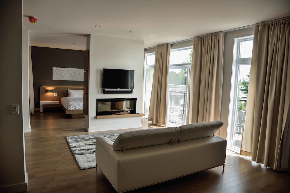 Hotel du Lac Champlain, an Ascend Collection Hotel