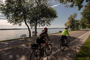 Hotel du Lac Champlain, an Ascend Collection Hotel