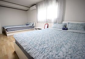 Jeong House