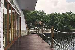 Kanaka Lake Villa