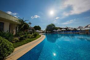 Royal Palm Beach Hotel