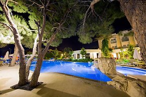 Royal Palm Beach Hotel