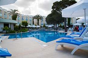 Royal Palm Beach Hotel