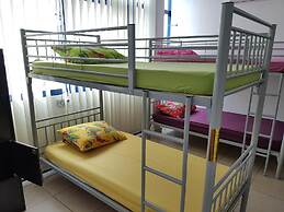 Mahana Lodge Hostel & Backpacker