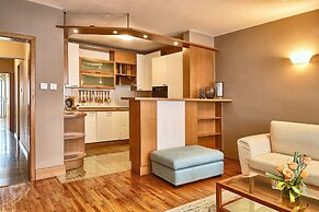 Baratero City Corner II Apartment