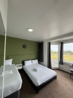 Sea Side Hotel